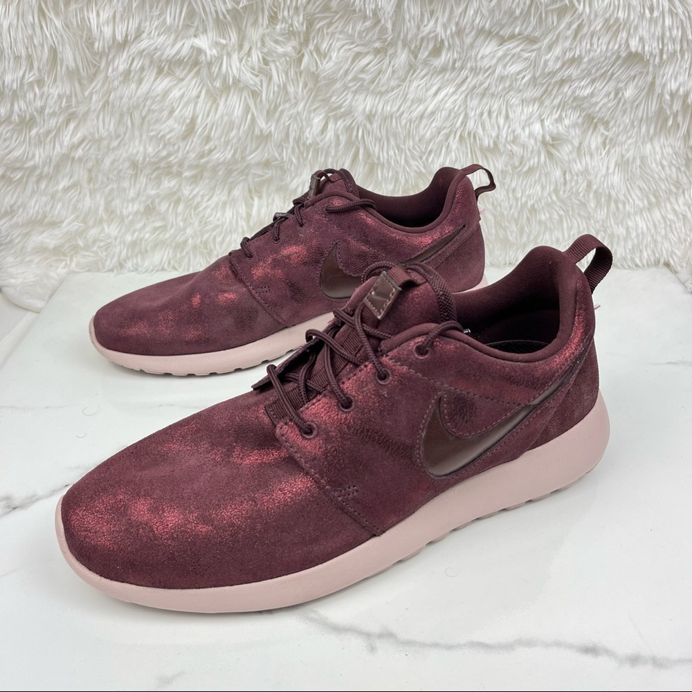 Nike Roshe One Premium Training Shoes Metallic Mahogany Womens Size 9
